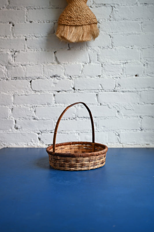 Vintage handle basket